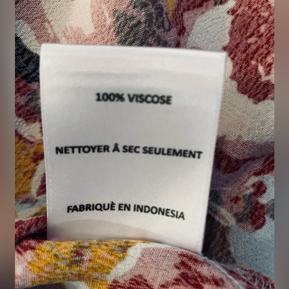 Astr Romper•Floral Print on Cornflower Blue Background•Flirty•Sz. S - Picture 9 of 9